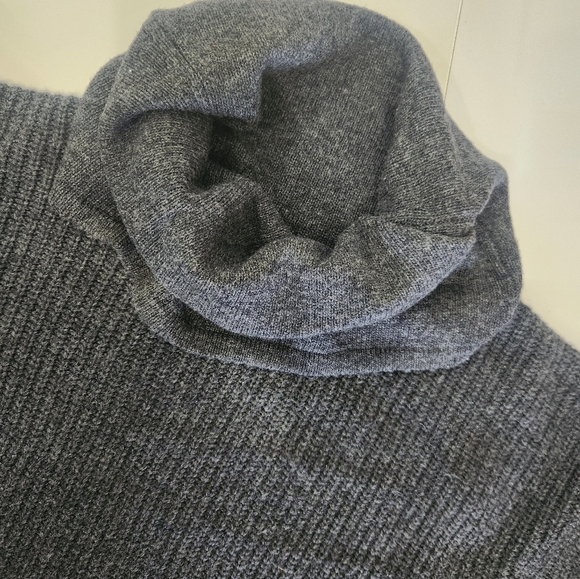 Lucky Brand Sweater Poncho - Picture 2 of 12